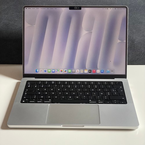 Apple macbook pro - apple,