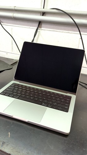 Macbook pro m1 - 14,2,