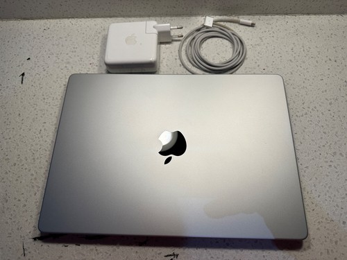 Apple macbook pro 19 - apple,