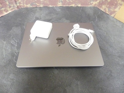 Portable apple macbook - pc,